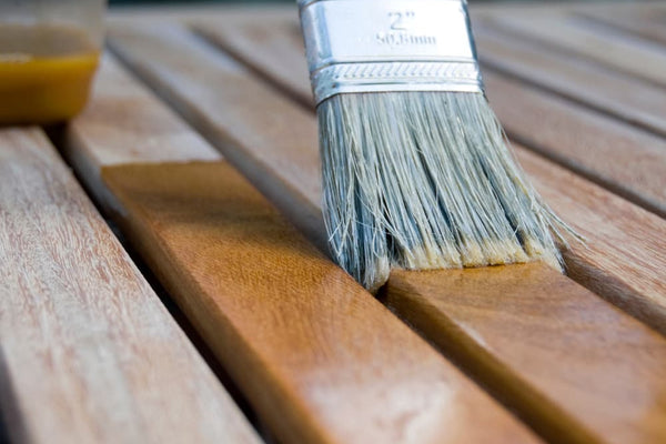 Comment entretenir et réparer vos objets en bois massif: Conseils et astuces